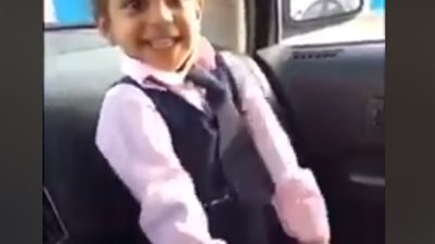 الأطفال رزق .. أب يثير ضجة بحياته الطريفة مع أطفاله .. ماذا فعل ؟