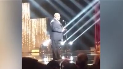 فيديو .. بيومي فؤاد خلال تقديم مهرجان السينما العربية: الألفية الجديدة طلعت الاشكال دي