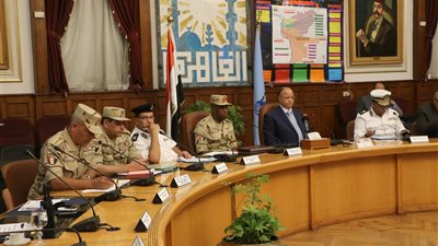 محافظ القاهرة وقائد قوات الدفاع الشعبي يشهدان إطلاق المشروع التدريبي صقر 34