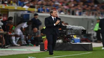 استبعاد رباعي إيطالي من قائمة الأزوري