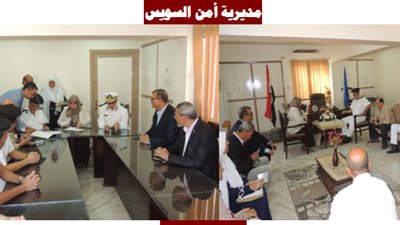 ضباط شرطة يسددون المصروفات الدراسية لعدد من الطلاب غير القادرين