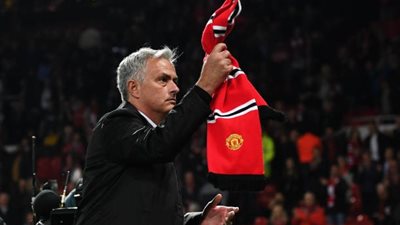 بأمر مورينيو .. مانشستر يونايتد يجدد عروضه لضم مدافع ليستر