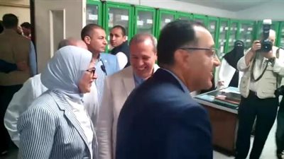 صور| رئيس الوزراء يشدد على الاهتمام بمستوى الخدمة الطبية بالمنصورة