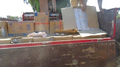 ضبط سيارة تحمل 50 ألف علبة سجائر مقلدة في أسيوط