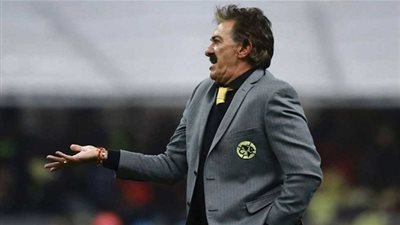 مدرب بيراميدز يدافع عن ميسي وينتقد مارادونا