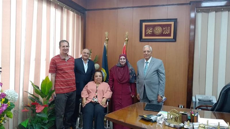 هبة هجرس ومحافظ الدقهلية