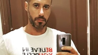  شاهد أحمد السعدني على الموتوسيكل 