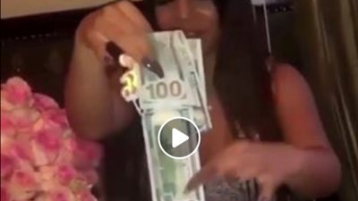 فيديو| هدية عيد ميلاد تشعل فيس بوك والمتابعين: دي حظوظ يا ماما 