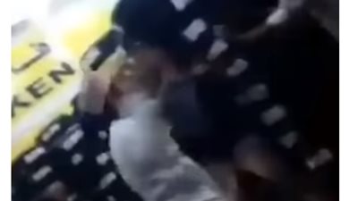 فيديو| رد فعل شاب خليجي تشاجر مع آسيوين