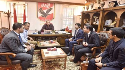 كاف: الأهلي نموذج في تطبيق الاحترافية على مستوى القارة الإفريقية