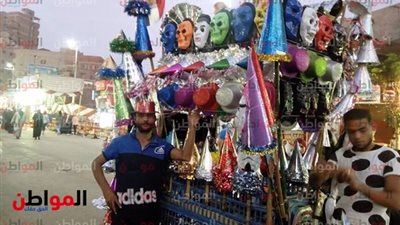 طرابيش المولد .. فرحة للأطفال ورزق للكبار في رحاب مولد السيد البدوي 