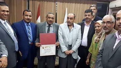 قيادات تعليم سوهاج تكرم أفضل مدير إدارة تعليمية على مستوى المحافظة  خلال الشهر الحالى