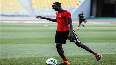 وليد أزارو وكوليبالي في تدريب الأهلي غدا
