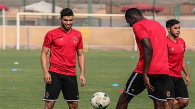 انتظام أزارو وكوليبالي في مران الأهلي