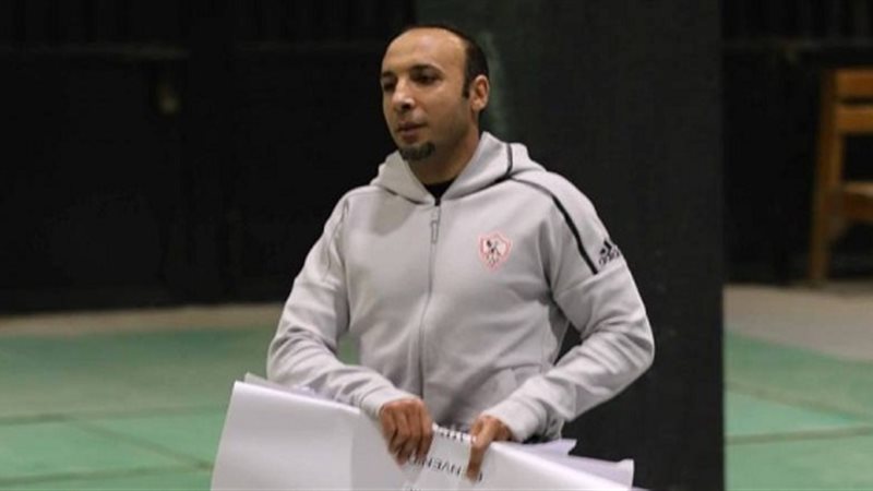 أيمن عبد العزيز