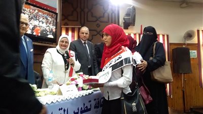  طالبتان بمدرسة النور للمكفوفين يحصدا ذهبية فرسان القراءة 