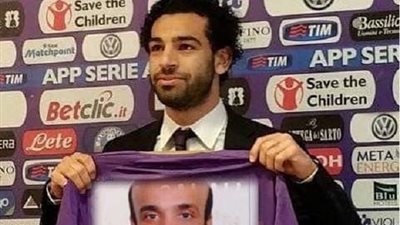   سليمان عيد يداعب محمد صلاح بهذه الطريقة.. تعرف عليها 