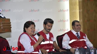 صور| خالد النبوي من حملة التبرع بالدم : الناس لبعضيها