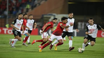 إنفوجراف| تاريخ الأهلي أمام أندية الجزائر قبل موقعة سطيف