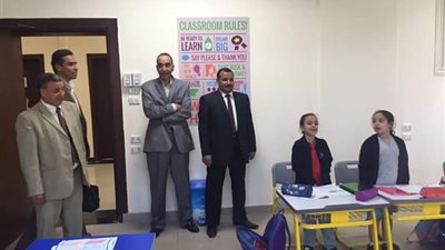 صور| وكيل التربية والتعليم يتفقد المدرسة البريطانية وايليت الدولية بسوهاج