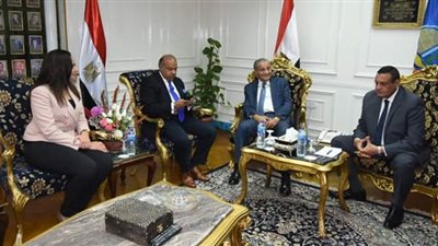  محافظ البحيرة يبحث مع وزير التموين المخزون الاستراتجي للمحافظة