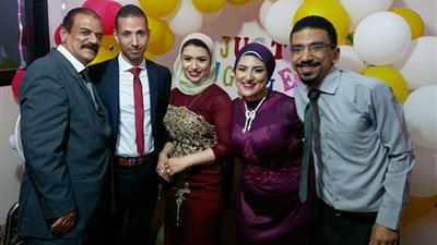 الصحفى خالد رمزى يهنئ شقيقة الملازم حسام بمناسبة خطوبتة 