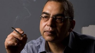 بروفايل | الراحل أحمد خالد توفيق .. سيرة الأب الروحي لشباب الغربية