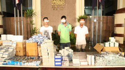 ضبط 3 أشقاء وبحوزتهم كمية كبيرة من العقاقير المدرجة على جداول المخدرات