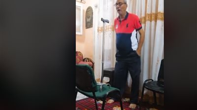 فيديو| يا روقانك يا عم الحج .. عجوز يقلد حمو بيكا بطريقة كوميدية