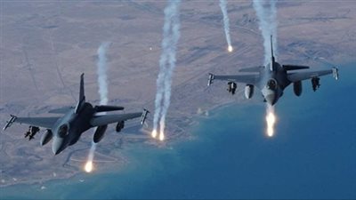 قبل زرعهم عبوة ناسفة .. مقتل 3 عناصر من داعش في غارة أمريكية بأفغانستان 