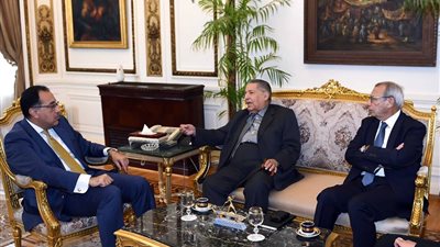 رئيس غرفة التجارة والصناعة بالكويت يطالب بإقامة جامعة دولية في مصر