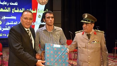 محافظ الشرقية يشهد احتفالية تكريم الطلبة والطالبات المتفوقين
