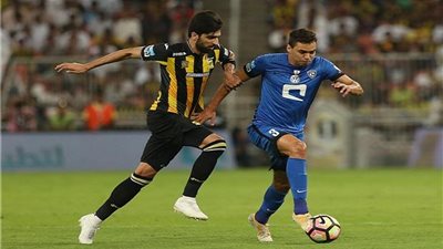 الهلال يهزم اتحاد جدة بثلاثية في قمة الدوري السعودي