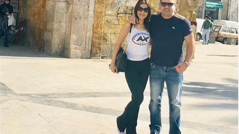 إدوارد بصحبة زوجته
