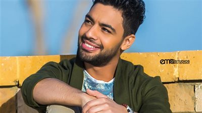 كلاكيت ثاني مرة أحمد جمال يغني تتر برنامج مصطفي حسني 