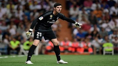 كورتوا يرد على حقيقة خوفه من تعاقد ريال مدريد مع كونتي أو مورينيو