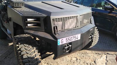  يا صبر أيوب .. شاب يسجل سيارته بعد 10 سنوات ! 
