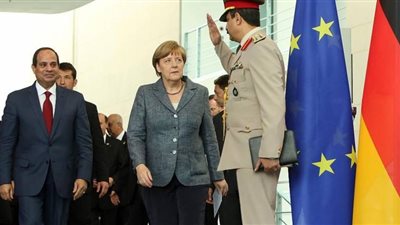 قبل زيارة السيسي إلى ألمانيا .. كيف نجح الرئيس في معركة الذكاء الدبلوماسي