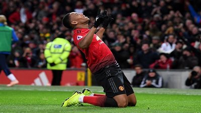 فيديو.. جماهير مانشستر يونايتد تغني لـ