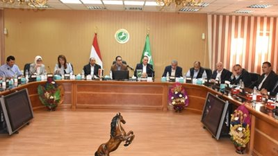 رئيس الوزراء يناقش مع نواب  الشرقية مشكلات القرى المحرومة في المحافظة