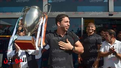 صور.. استقبال حافل لبعثة يد الزمالك بمطار القاهرة