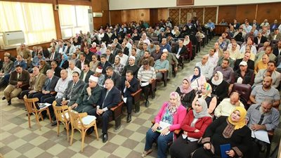 جمعية الأورمان توزع 25 شهادة آمان المصريين للأسر الأكثر احتياجا
