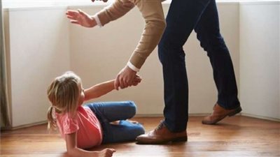 أم كويتية تواجه عقوبة الحبس لمدة شهر مع الشغل والسبب 