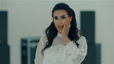 فيديو| رد صادم من شاهيناز على خلعها الحجاب