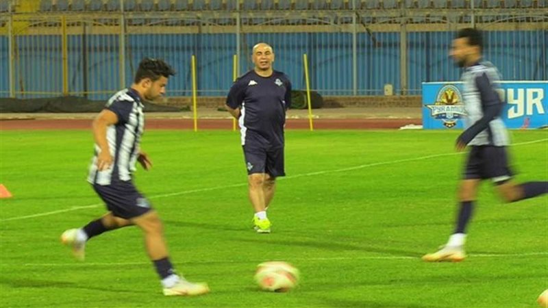  حسام حسن في تدريبات