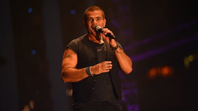 فيديو|  بودي جارد يصفع عمرو دياب على وجهه .. والسبب امرأة 