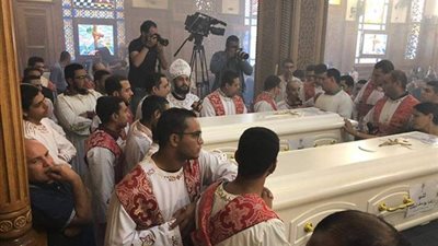 شاهد القداس الإلهى بحضور جثماين شهداء حادث المنيا الإرهابى 