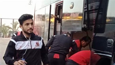حافلة الأهلي تصل برج العرب لمواجهة الترجي 