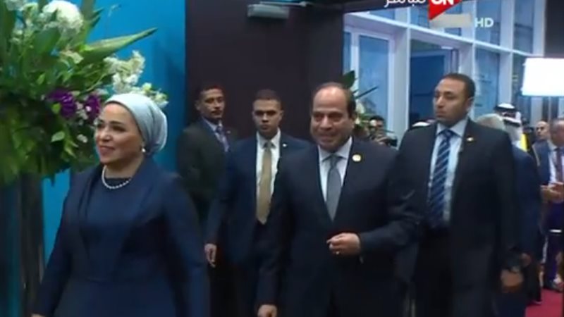 الرئيس السيسي وقرينته