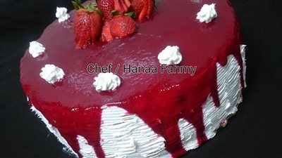 طريقة عمل تورتة عيد الحب بصوص الفراولة من غير تكاليف .. دلعي جوزك ببلاش